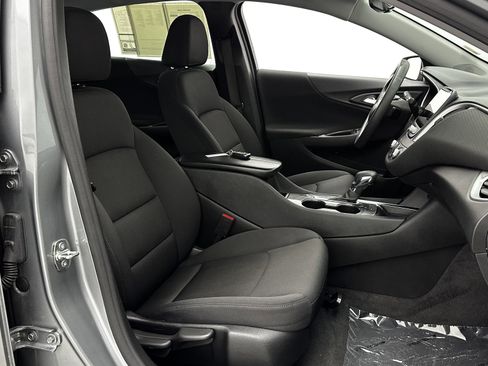Used 2024 Chevrolet Malibu LT image 35