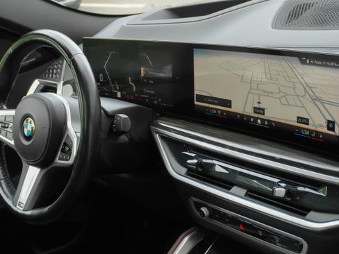 Certified 2025 BMW X6 xDrive40i AWD/4WD image 10