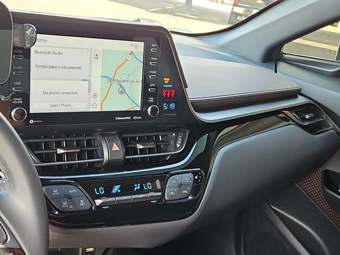 Used 2019 Toyota C-HR Limited FWD image 14