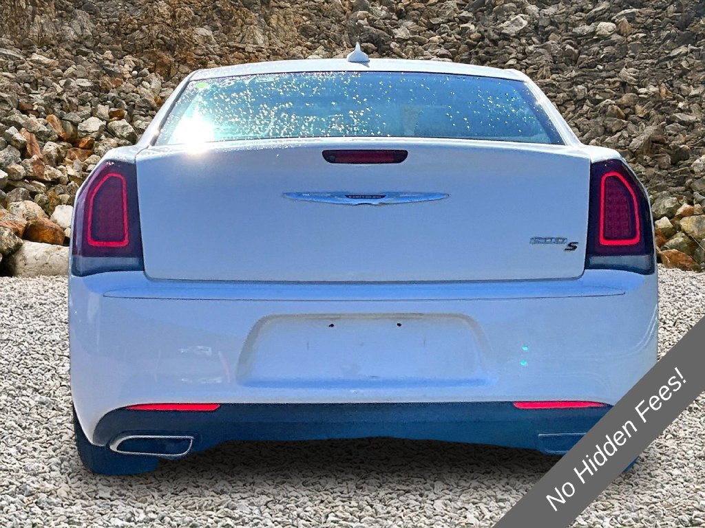 Used 2019 Chrysler 300 S RWD image 4