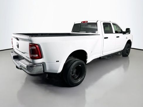 Used 2024 RAM 3500 Tradesman w/ Chrome Appearance Group AWD/4WD image 7