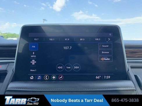 Used 2021 Chevrolet Suburban LT RWD image 12