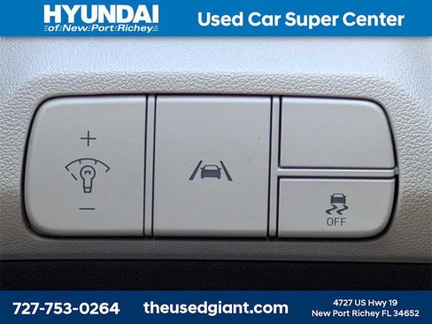 Used 2023 Hyundai Elantra Limited image 28