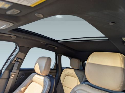 Used 2020 Lincoln Corsair Reserve w/ Equipment Group 201A image 14