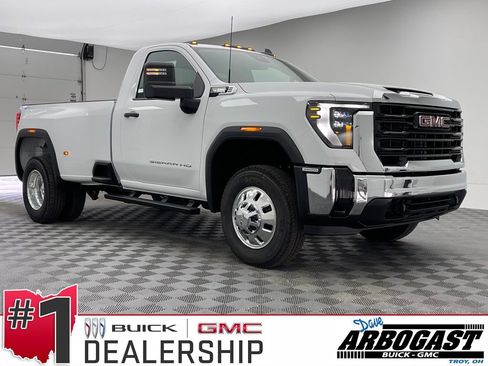 New 2026 GMC Sierra 3500 Pro AWD/4WD image 1