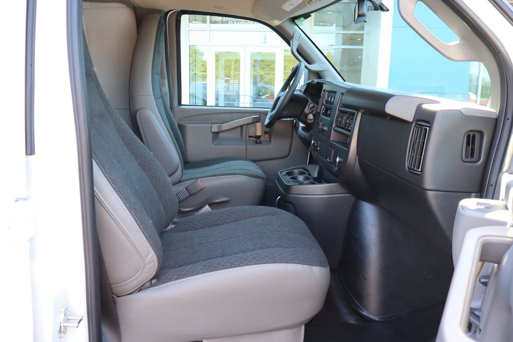 New 2026 Chevrolet Express 2500 Extended w/ Driver Convenience Package RWD image 18