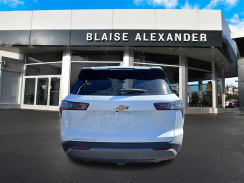 Used 2026 Chevrolet Equinox LT AWD/4WD image 4