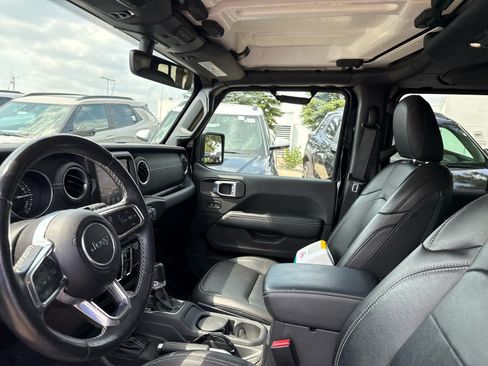 Used 2023 Jeep Wrangler Unlimited Sahara w/ Cold Weather Group AWD/4WD image 9
