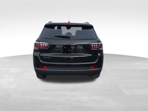 Used 2025 Jeep Compass Latitude w/ Altitude Special Edition AWD/4WD image 4