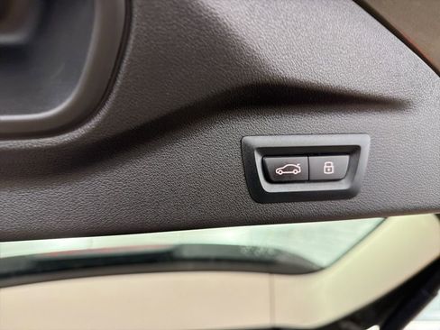 Used 2024 BMW X7 xDrive40i w/ Executive Package image 41