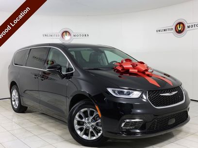Used 2024 Chrysler Pacifica Touring-L