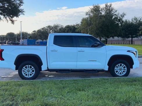 Used 2025 Toyota Tundra SR5 w/ SR5 Premium Package AWD/4WD image 9