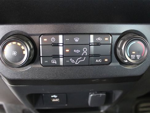 Used 2022 Ford F550 4x4 Crew Cab Super Duty w/ Power Equipment Group image 25