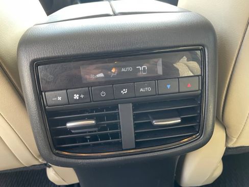 Used 2022 MAZDA CX-9 Touring w/ Touring Premium Package AWD/4WD image 19