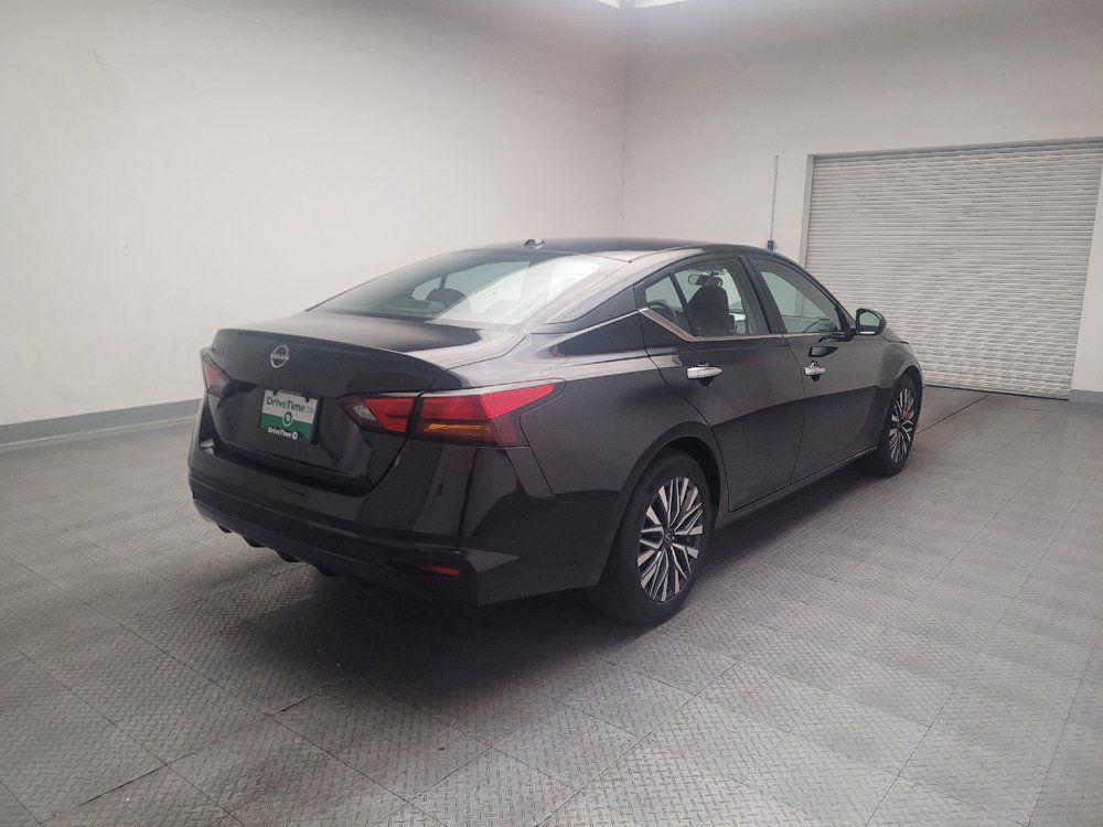 Used 2025 Nissan Altima 2.5 SV FWD image 9