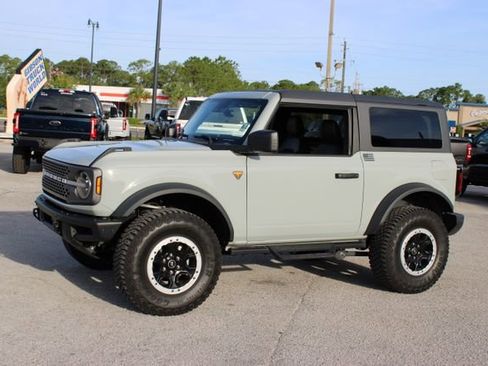 Used 2024 Ford Bronco Badlands w/ Sasquatch Package AWD/4WD image 5