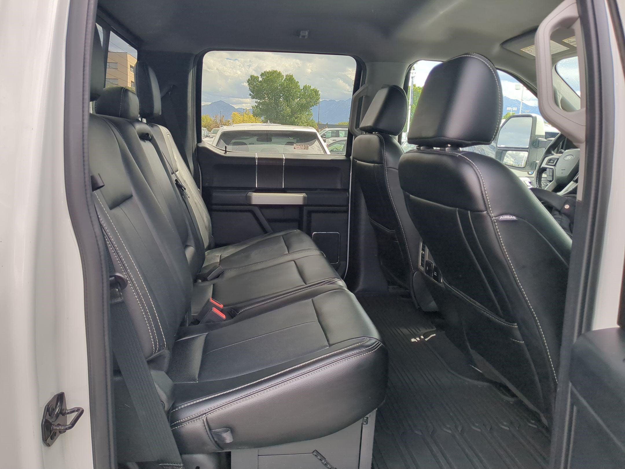 Used 2021 Ford F250 Lariat w/ Lariat Value Package AWD/4WD image 31