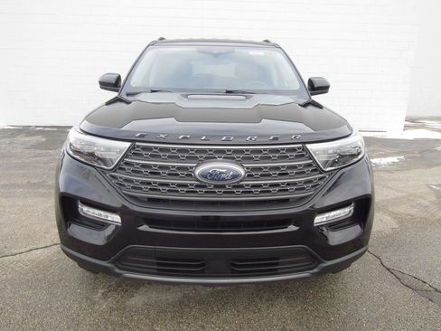 Used 2024 Ford Explorer XLT w/ Equipment Group 202A image 3