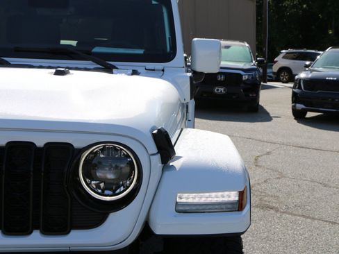 Used 2024 Jeep Wrangler High Altitude AWD/4WD image 11