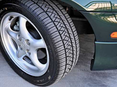 Used 2002 MAZDA MX-5 Miata RWD image 29