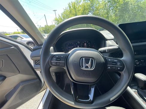 Used 2023 Honda Accord EX image 15