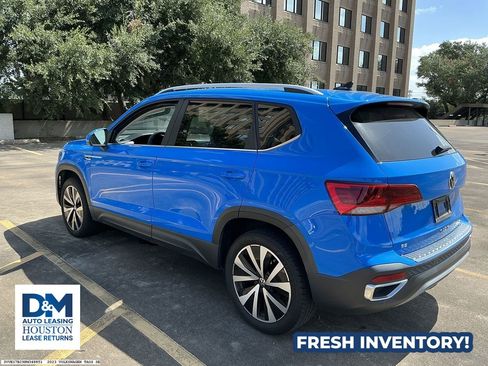 Used 2023 Volkswagen Taos SE FWD image 4