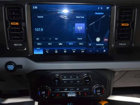 Used 2021 Ford Bronco Badlands image 28