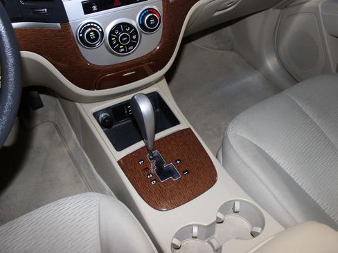 Used 2009 Hyundai Santa Fe GLS FWD image 14