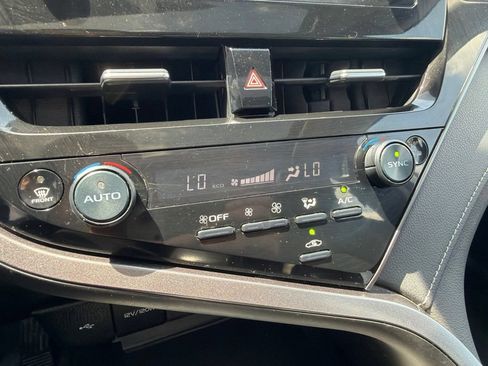 Used 2024 Toyota Camry SE FWD image 28