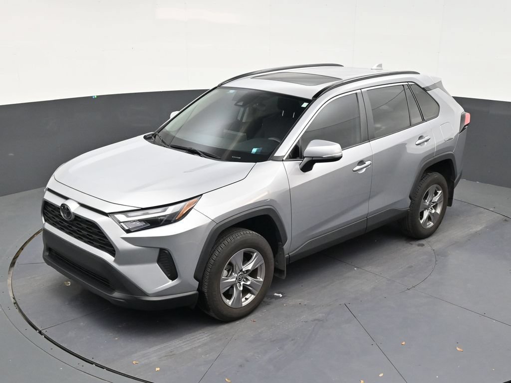 Used 2025 Toyota RAV4 XLE w/ Convenience Package FWD image 11
