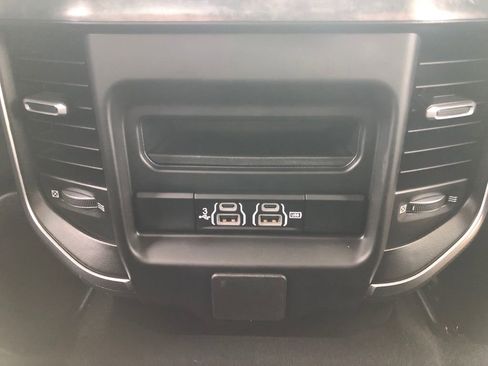 Used 2019 RAM 1500 Big Horn AWD/4WD image 30