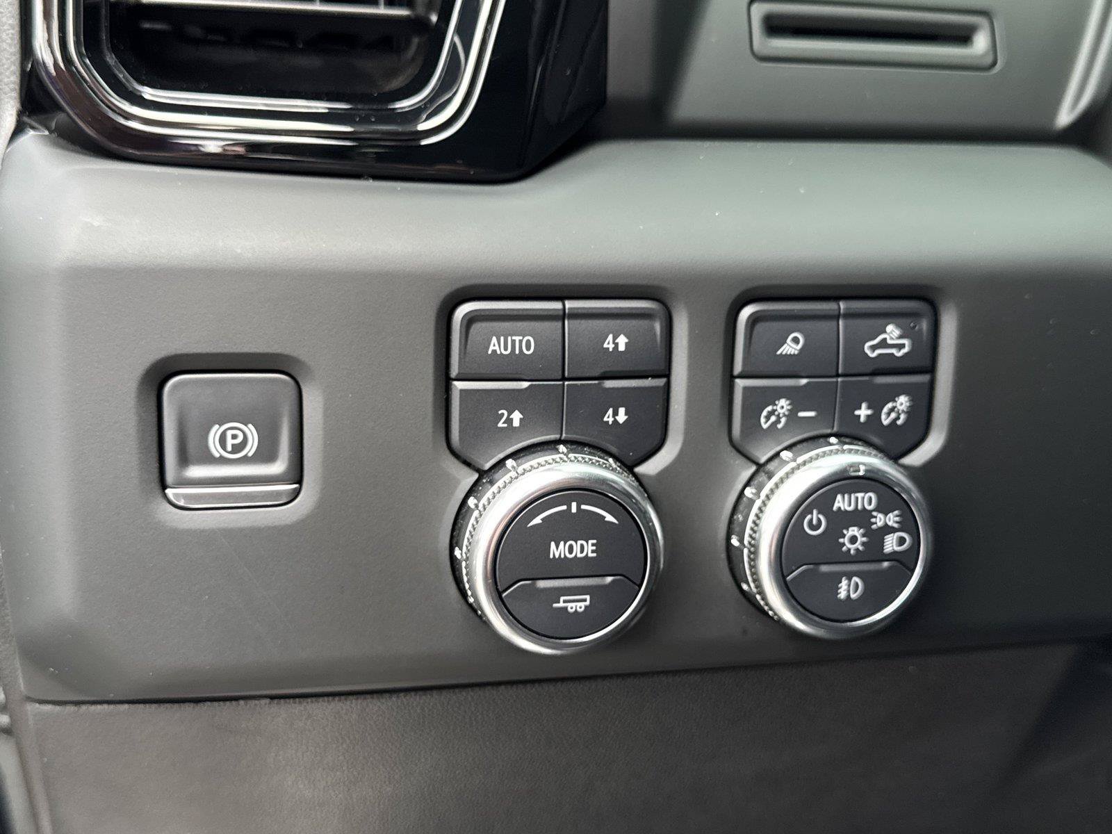 Used 2025 GMC Sierra 3500 AT4 AWD/4WD image 20