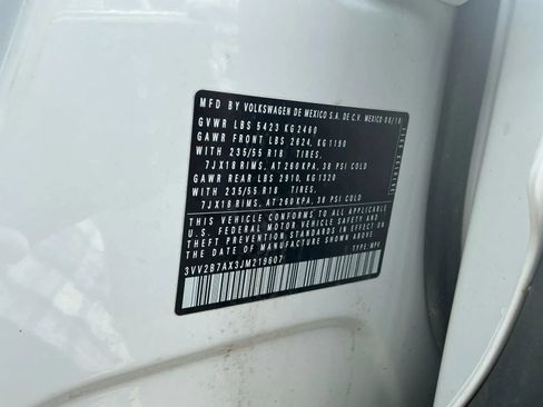 Used 2018 Volkswagen Tiguan SEL w/ 3rd Row Seat Package image 36