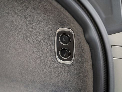 Used 2021 Aston Martin DBX image 37