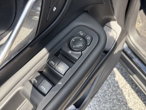 Used 2024 GMC Terrain SLE FWD image 18