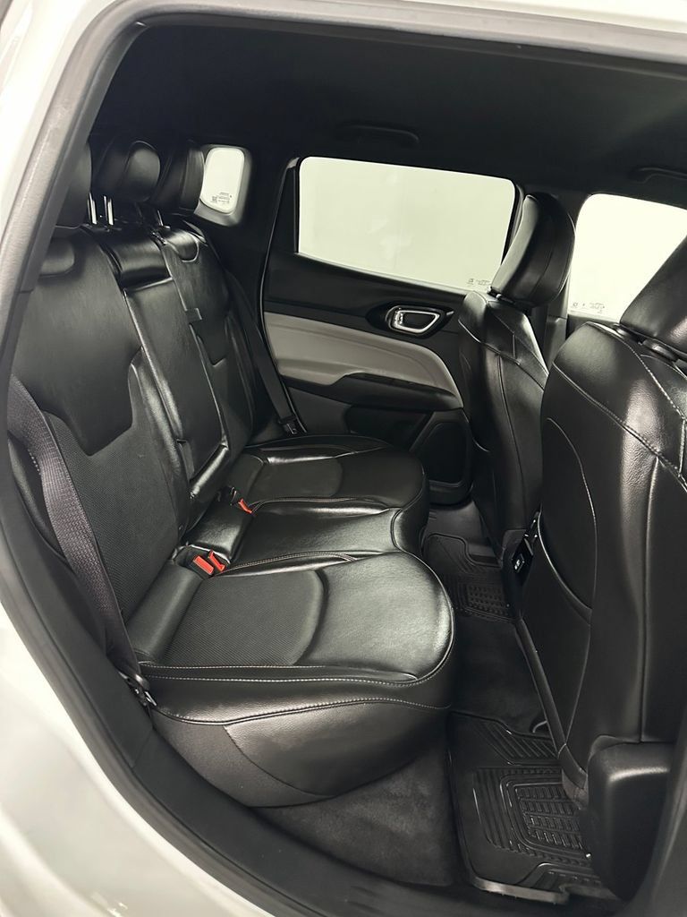 Used 2023 Jeep Compass Limited AWD/4WD image 28