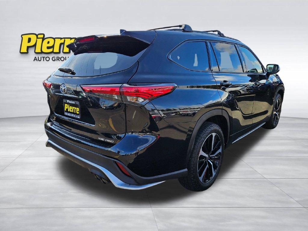 Used 2021 Toyota Highlander XSE AWD/4WD image 5