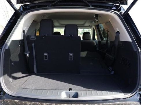 New 2026 Nissan Pathfinder SV image 8