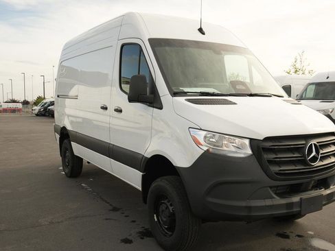 New 2025 Mercedes-Benz Sprinter 2500 image 3