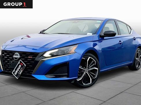 Used 2025 Nissan Altima 2.5 SR image 1