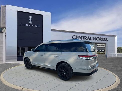 Used 2023 Lincoln Navigator Reserve RWD image 4