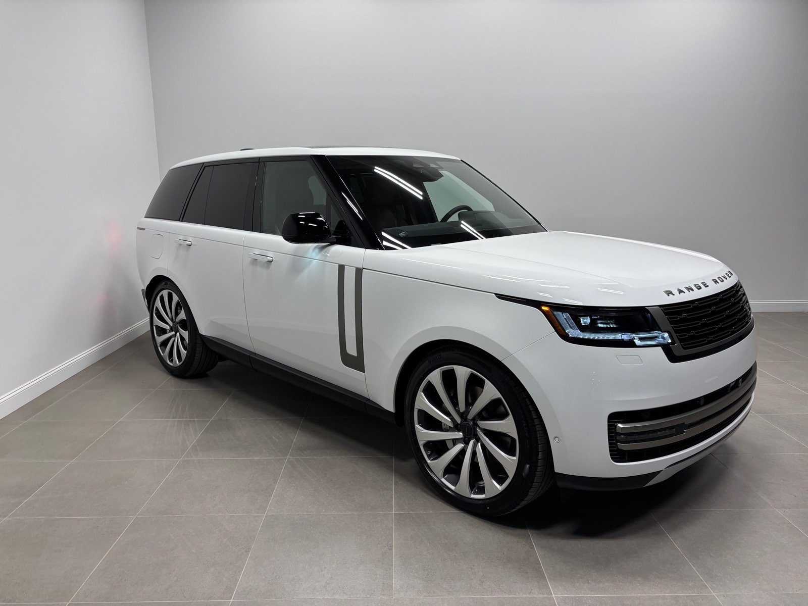 New 2026 Land Rover Range Rover SE AWD/4WD image 5