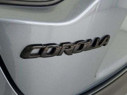 Used 2025 Toyota Corolla XSE FWD image 8