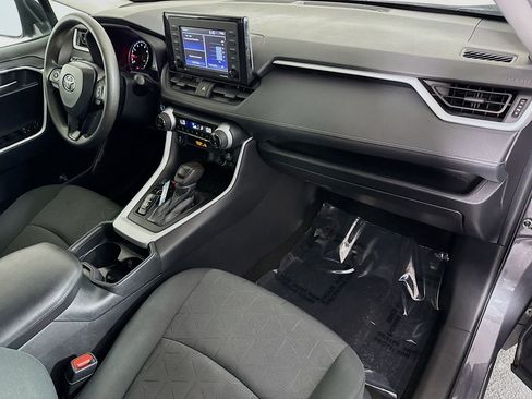 Used 2021 Toyota RAV4 XLE w/ Convenience Package FWD image 30
