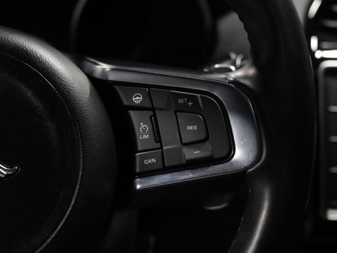 Used 2017 Jaguar F-PACE S AWD/4WD image 29