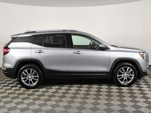Used 2024 GMC Terrain SLT AWD/4WD image 5