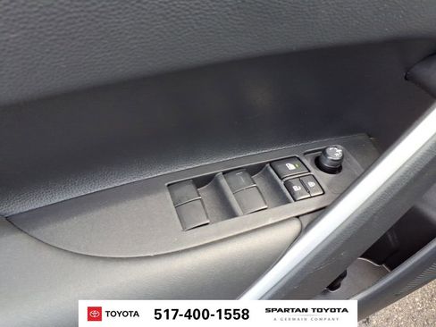 Used 2025 Toyota Corolla Cross XLE AWD/4WD image 16