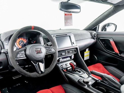 Used 2023 Nissan GT-R NISMO AWD/4WD image 10