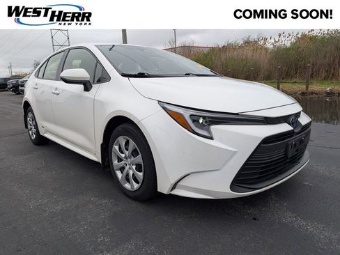 Used 2023 Toyota Corolla LE w/ Carpet Mat Package (TMS) image 1