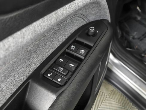 Used 2022 Jeep Compass Latitude AWD/4WD image 33